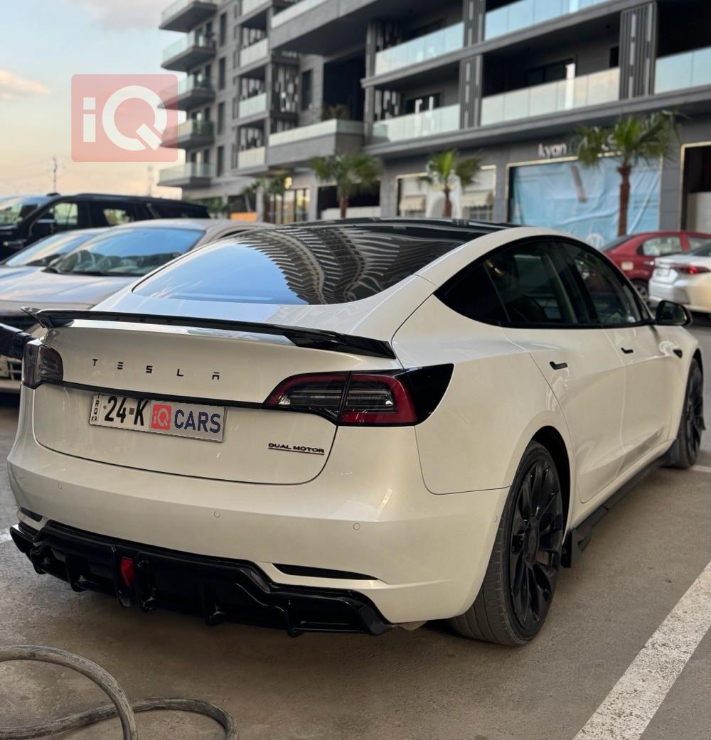 تسلا موديل 3